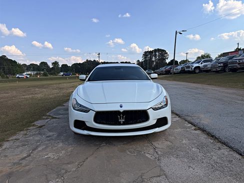 Used 2015 Maserati Ghibli RWD image 2