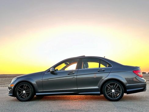 Used 2013 Mercedes-Benz C 250 Sedan image 2