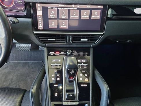 Used 2021 Porsche Cayenne AWD/4WD image 15