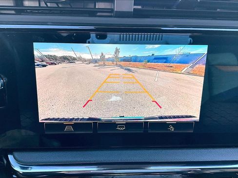 Used 2022 GMC Sierra 1500 AT4 image 16