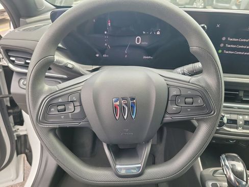 Used 2025 Buick Envista Preferred FWD image 23