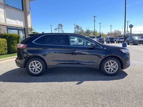 Used 2021 Ford Edge SEL w/ Convenience Package AWD/4WD image 3