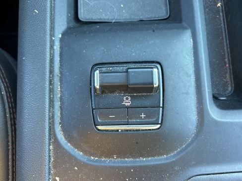 Used 2024 GMC Sierra 2500 AT4 image 21