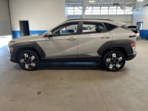 Used 2024 Hyundai Kona SEL AWD/4WD image 6