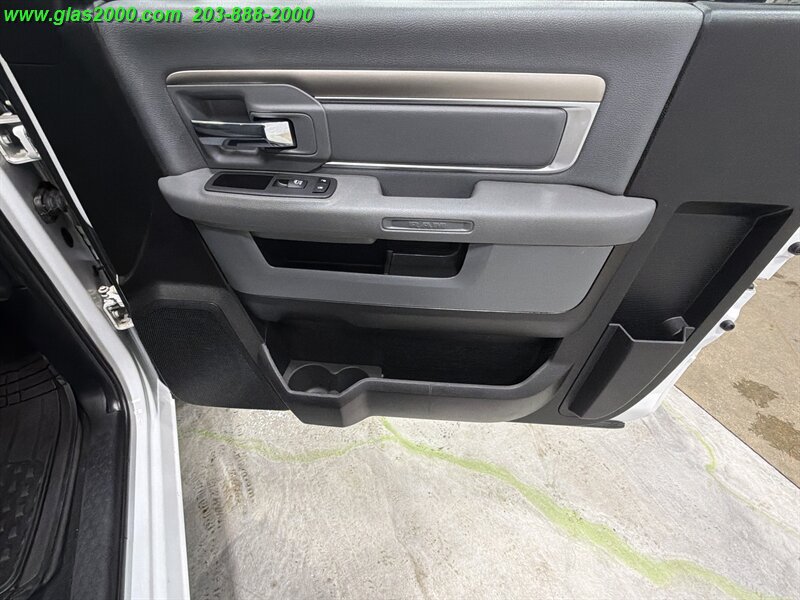 Used 2018 RAM 1500 Classic SLT AWD/4WD image 22