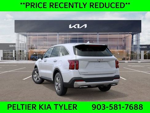 New 2026 Kia Sorento LX FWD image 4