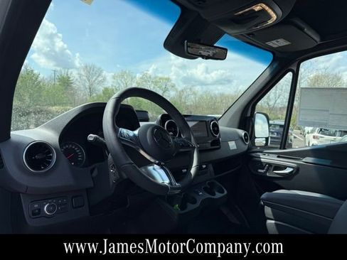 New 2026 Mercedes-Benz Sprinter 2500 image 10
