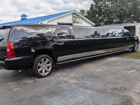 Used 2011 Chevrolet Suburban LS image 4