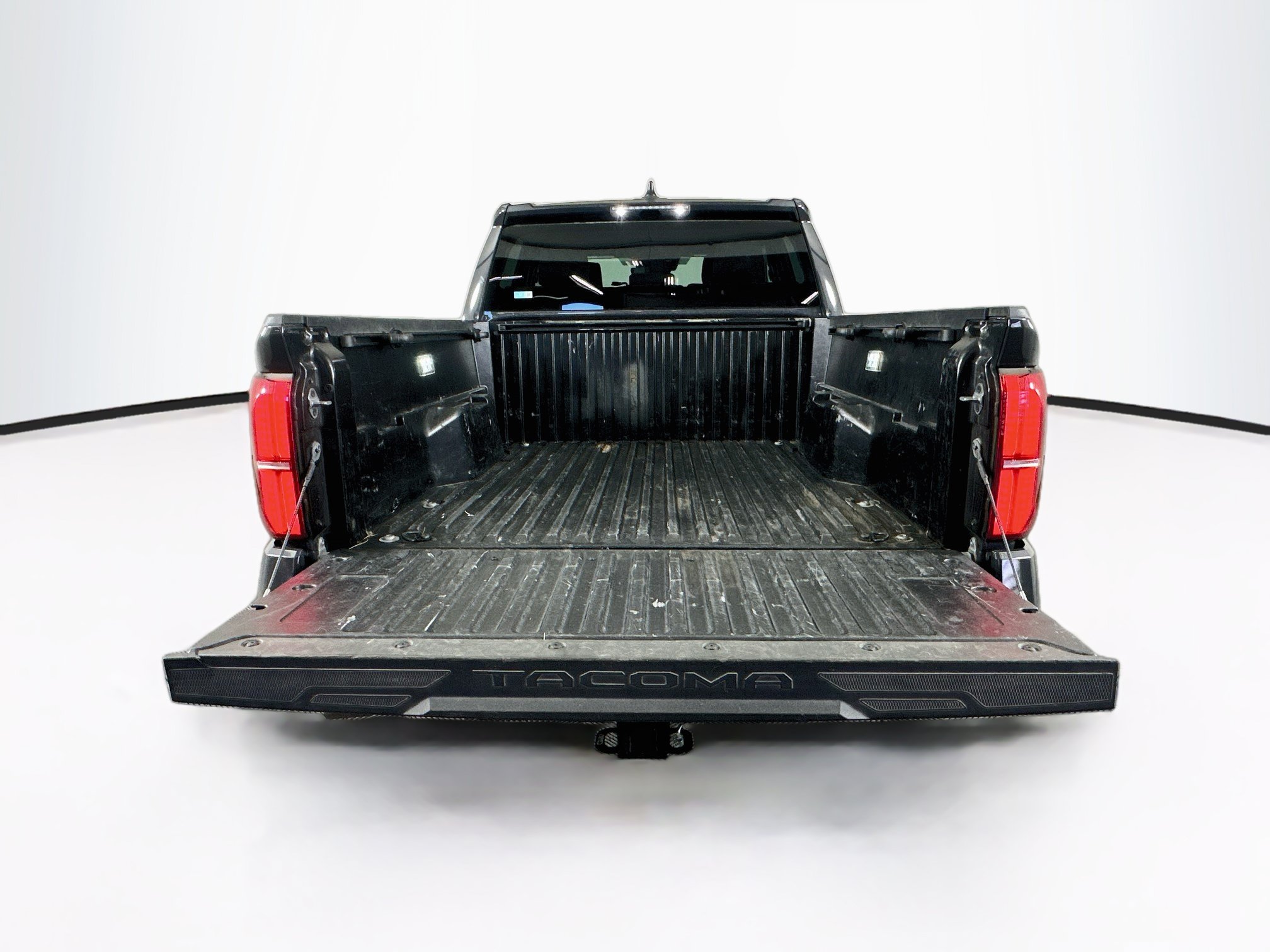 Used 2025 Toyota Tacoma SR5 AWD/4WD image 29