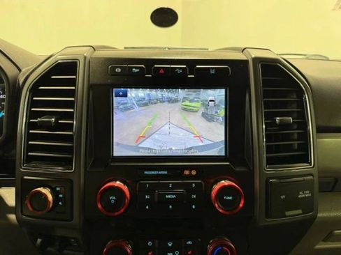 Used 2020 Ford F250 XLT w/ XLT Premium Package image 21