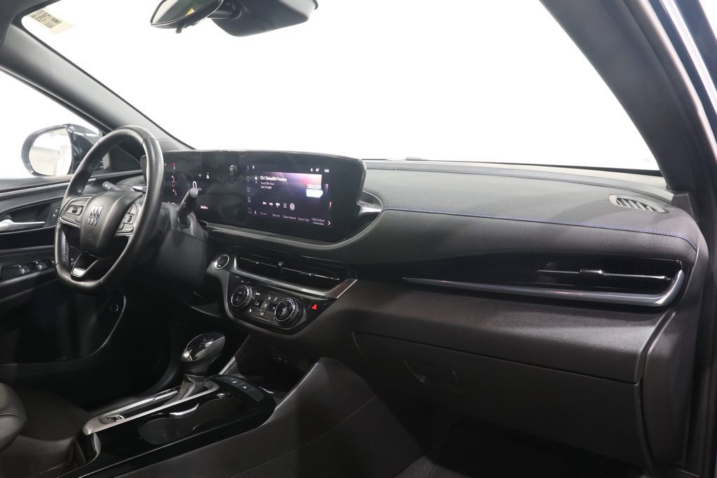 Used 2025 Buick Envista Sport Touring w/ Experience Buick Package FWD image 15