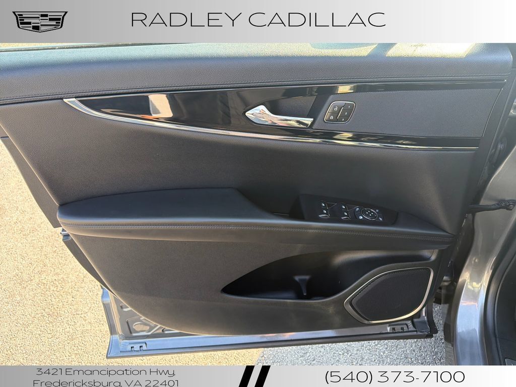 Used 2023 Lincoln Nautilus Reserve AWD/4WD image 3