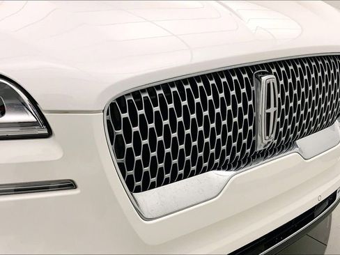 Used 2023 Lincoln Aviator Reserve w/ Equipment Group 201A image 28