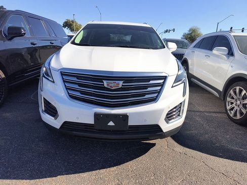 Used 2019 Cadillac XT5 Premium Luxury image 2