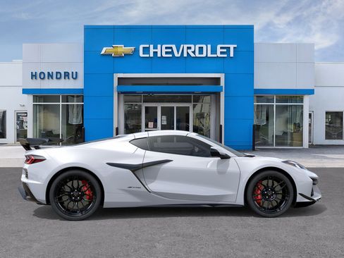 New 2026 Chevrolet Corvette Z06 w/ Z07 Performance Package RWD image 5