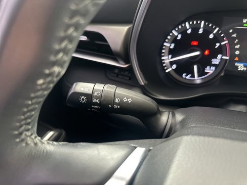 Used 2021 Toyota Highlander XLE image 30