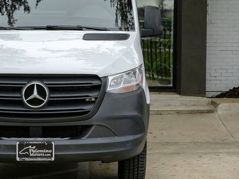Used 2023 Mercedes-Benz Sprinter 2500 image 32