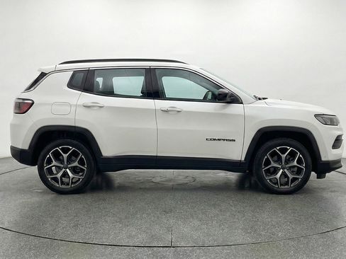 Used 2025 Jeep Compass Limited AWD/4WD image 8