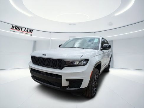 New 2025 Jeep Grand Cherokee L Altitude image 6