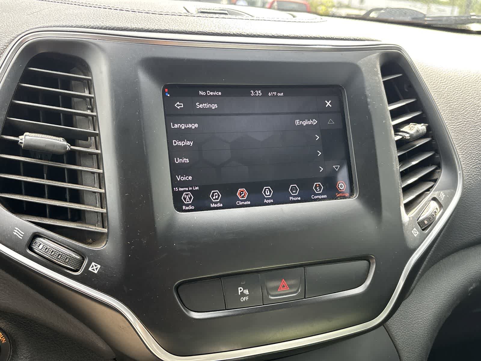 Used 2019 Jeep Cherokee Latitude Plus AWD/4WD image 18