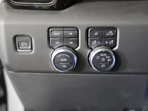 Used 2023 GMC Sierra 1500 AT4 w/ Technology Package image 30