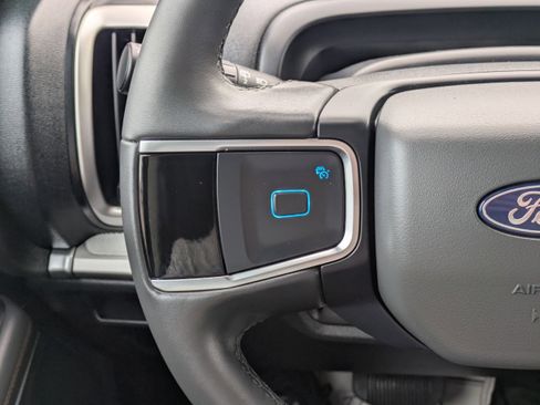 Certified 2025 Ford Expedition Active image 19