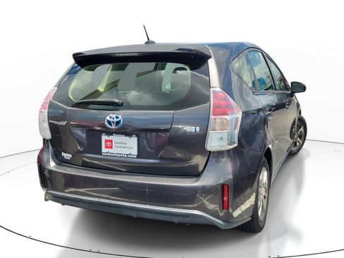 Certified 2016 Toyota Prius V Four FWD image 9