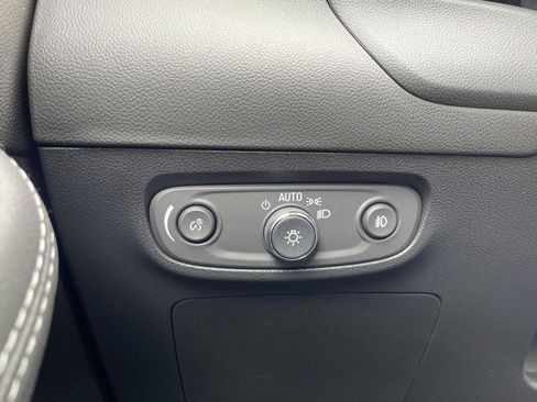 Used 2023 Buick Encore GX Select w/ Sport Touring Package AWD/4WD image 21