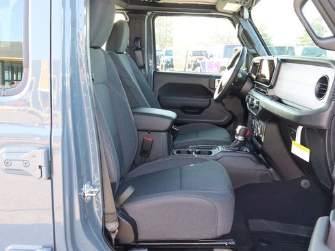 New 2026 Jeep Gladiator Sport image 24