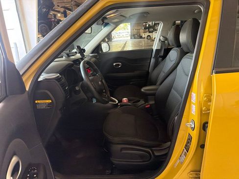 Used 2015 Kia Soul + FWD image 6