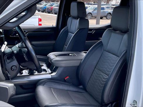 Used 2022 Chevrolet Silverado 1500 ZR2 w/ Technology Package image 8