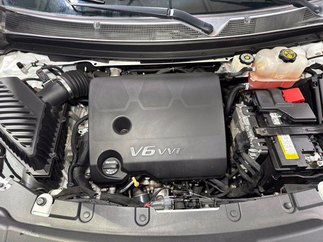 Used 2020 Chevrolet Traverse LT FWD image 9