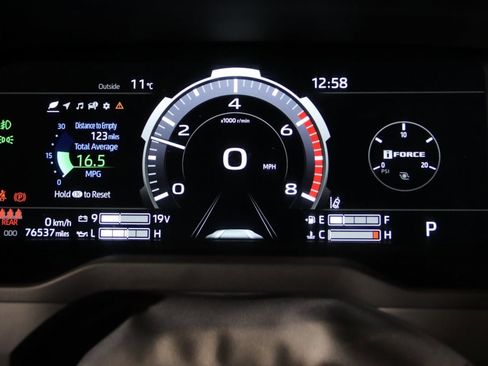 Used 2022 Toyota Tundra Platinum image 40