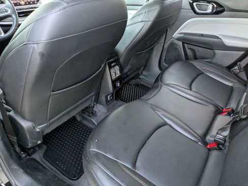 Used 2022 Jeep Compass Limited image 16