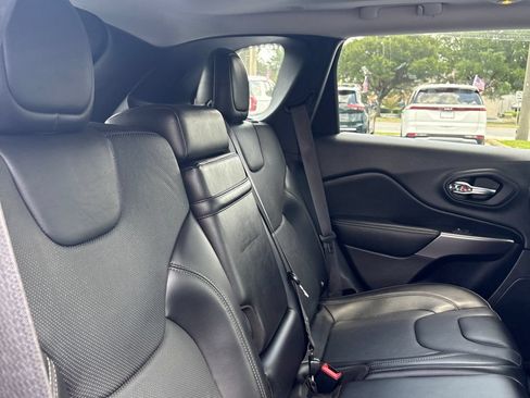 Used 2019 Jeep Cherokee Limited AWD/4WD image 27