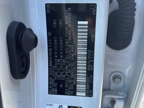 Used 2023 Toyota Corolla Cross LE w/ Moonroof Package image 4