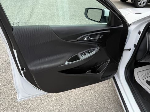 Used 2024 Chevrolet Malibu LS image 15
