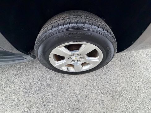 Used 2016 Chevrolet Suburban LT image 35