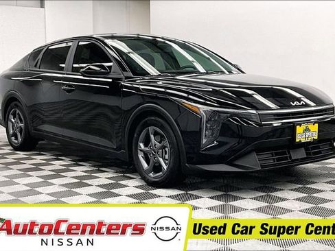 Used 2025 Kia K4 LXS image 1