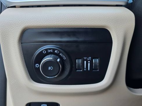 Certified 2023 Jeep Grand Cherokee L Limited w/ Luxury Tech Group II RWD image 19