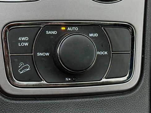 Used 2020 Jeep Grand Cherokee Limited X image 13