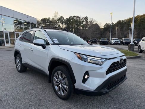 Used 2025 Toyota RAV4 XLE Premium image 4