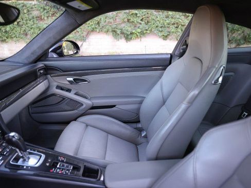 Used 2015 Porsche 911 Turbo S image 16