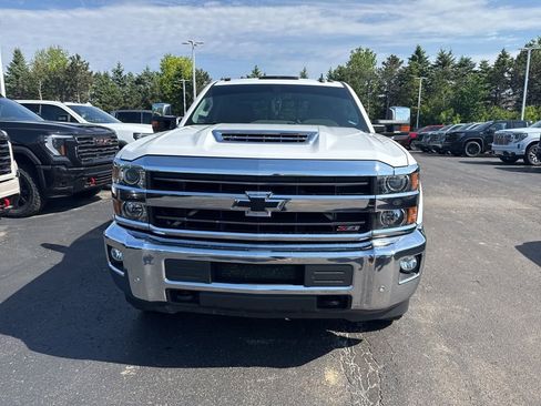 Used 2019 Chevrolet Silverado 2500 LTZ w/ Duramax Plus Package AWD/4WD image 4