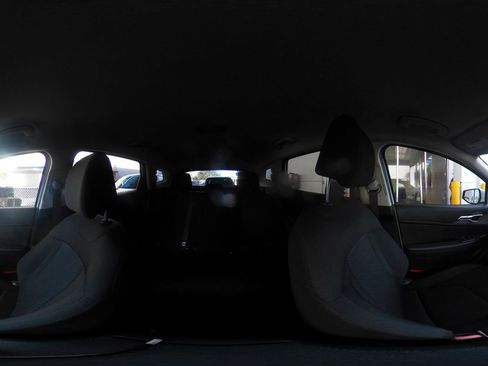 Used 2025 Kia Sportage LX image 42