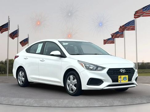 Used 2018 Hyundai Accent SE FWD image 1