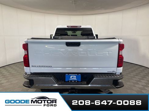 Used 2022 Chevrolet Silverado 2500 LT w/ Convenience Package AWD/4WD image 6