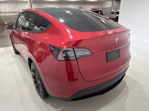 Used 2023 Tesla Model Y Long Range image 8