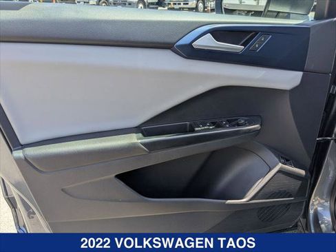 Certified 2022 Volkswagen Taos SE FWD image 10