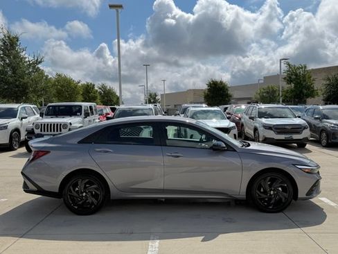Used 2026 Hyundai Elantra Sport FWD image 5